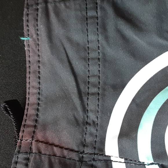 Quiksilver boy's swim/board shorts - Picture 4 of 4